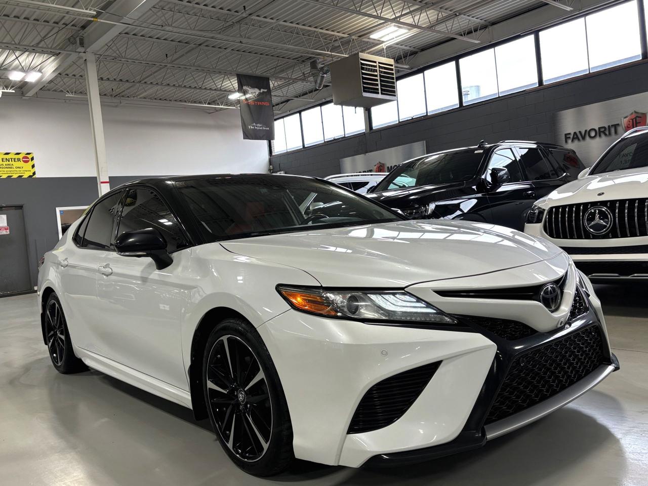 2018 Toyota Camry XSE|V6|REDLEATHER|AMBIENT|PANOROOF|360CAM|HUD| - Photo #2