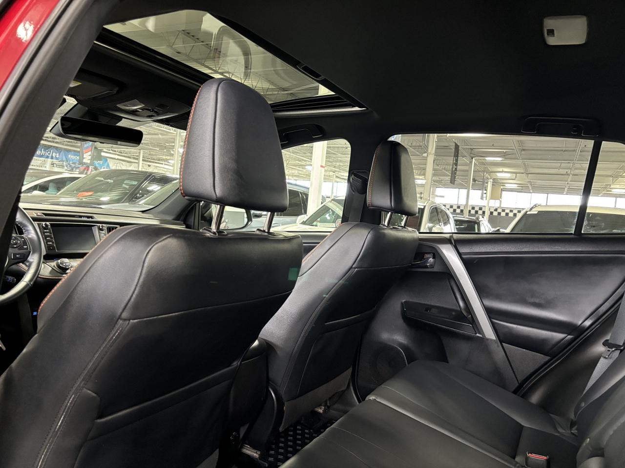 2018 Toyota RAV4 SE AWD|ALLOYS|NAV|LEATHER|BACKUPCAMERA|SUNROOF|+++ - Photo #8
