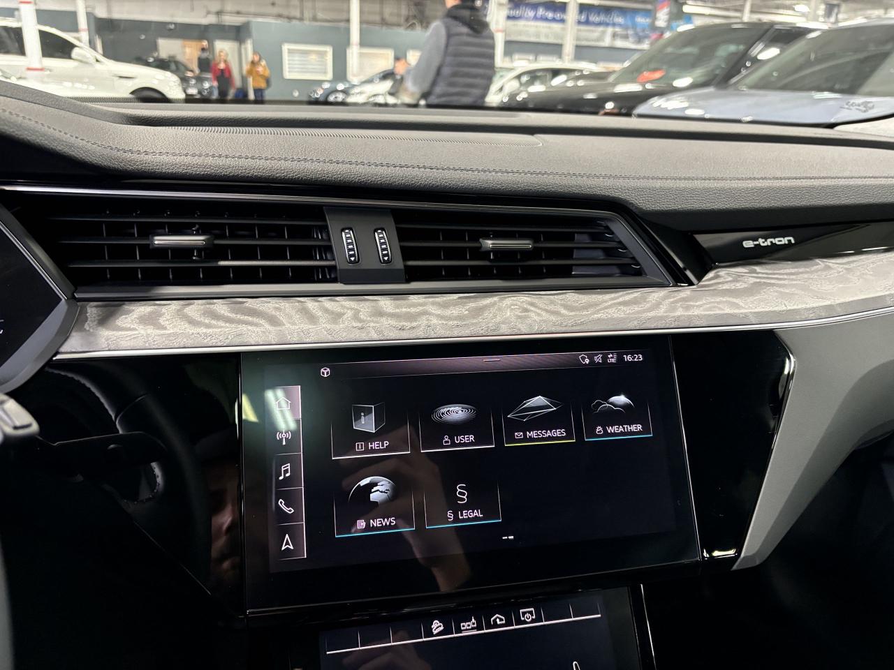 2019 Audi E-Tron Progressiv|QUATTRO|NAV|PANOROOF|LEATHER|ALLOYS|+++ - Photo #23