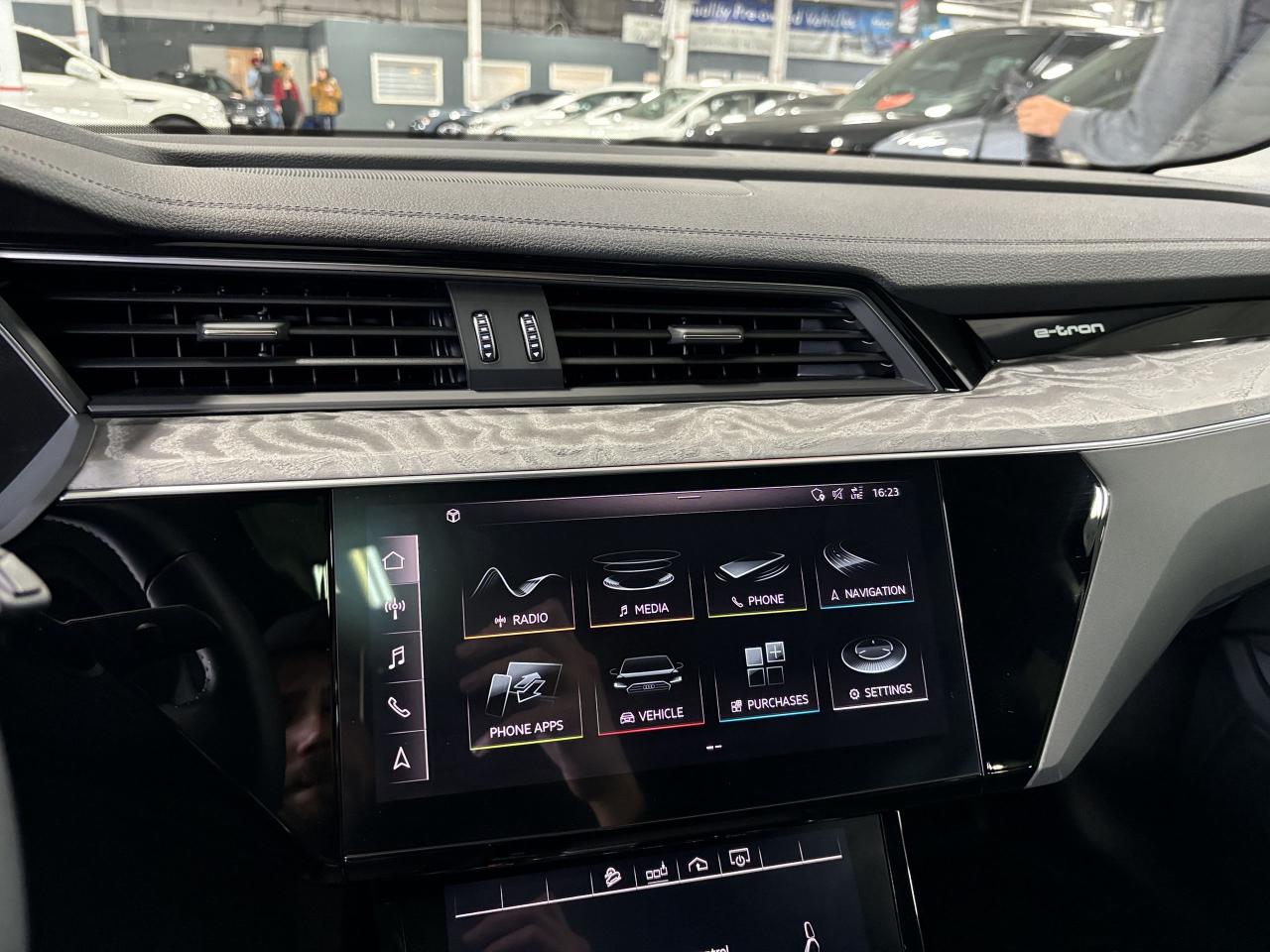 2019 Audi E-Tron Progressiv|QUATTRO|NAV|PANOROOF|LEATHER|ALLOYS|+++ - Photo #22