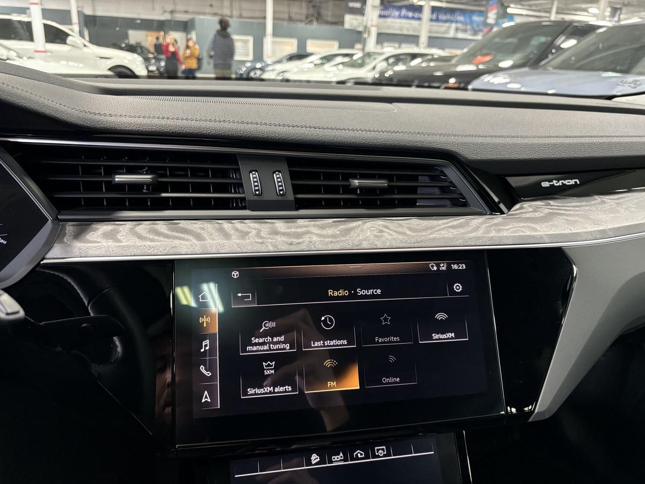 2019 Audi E-Tron Progressiv|QUATTRO|NAV|PANOROOF|LEATHER|ALLOYS|+++ - Photo #24