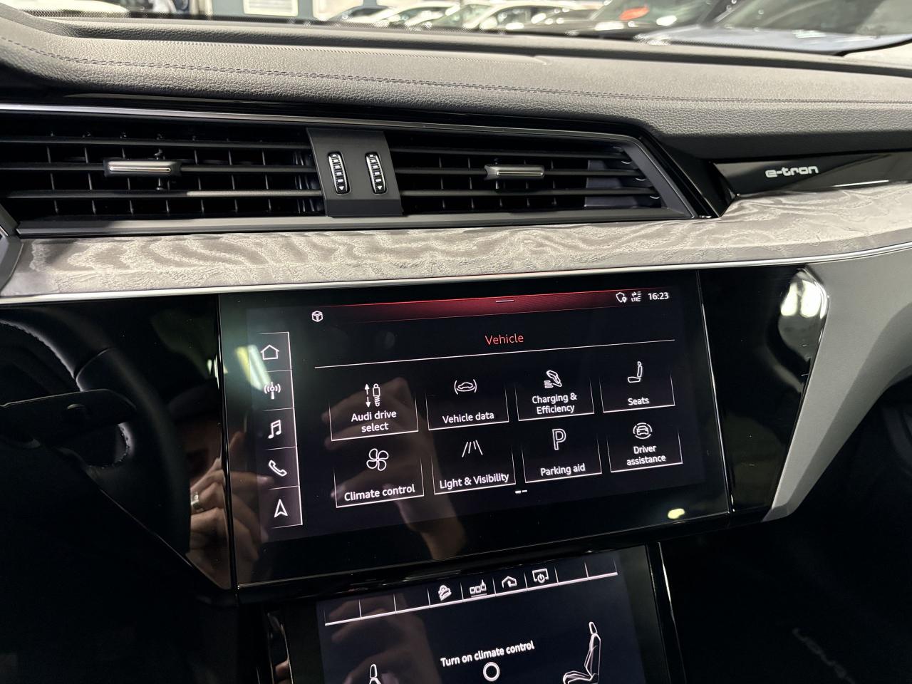 2019 Audi E-Tron Progressiv|QUATTRO|NAV|PANOROOF|LEATHER|ALLOYS|+++ - Photo #26