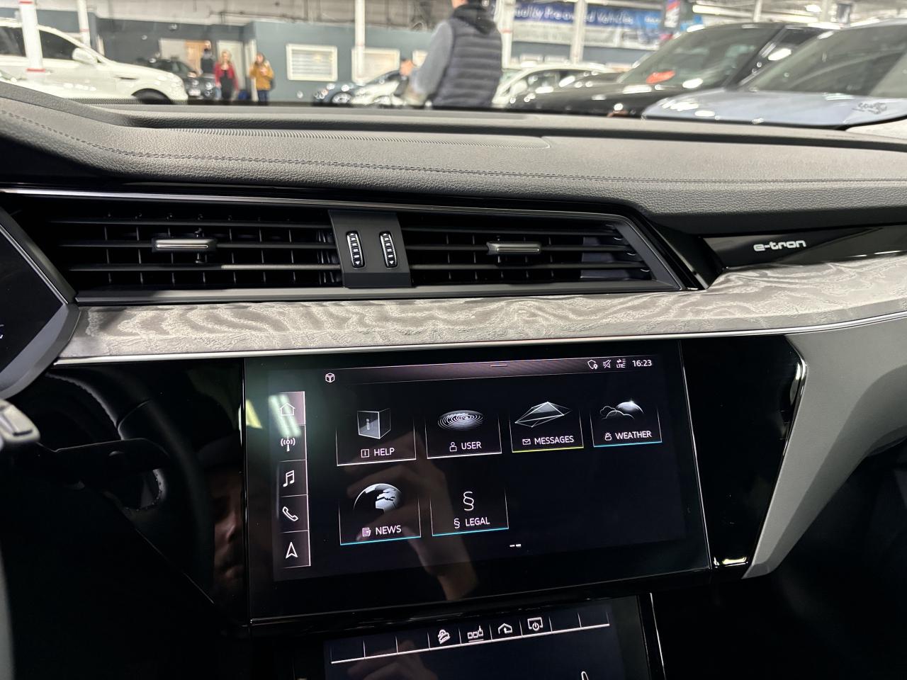 2019 Audi E-Tron Progressiv|QUATTRO|NAV|PANOROOF|LEATHER|ALLOYS|+++ - Photo #23