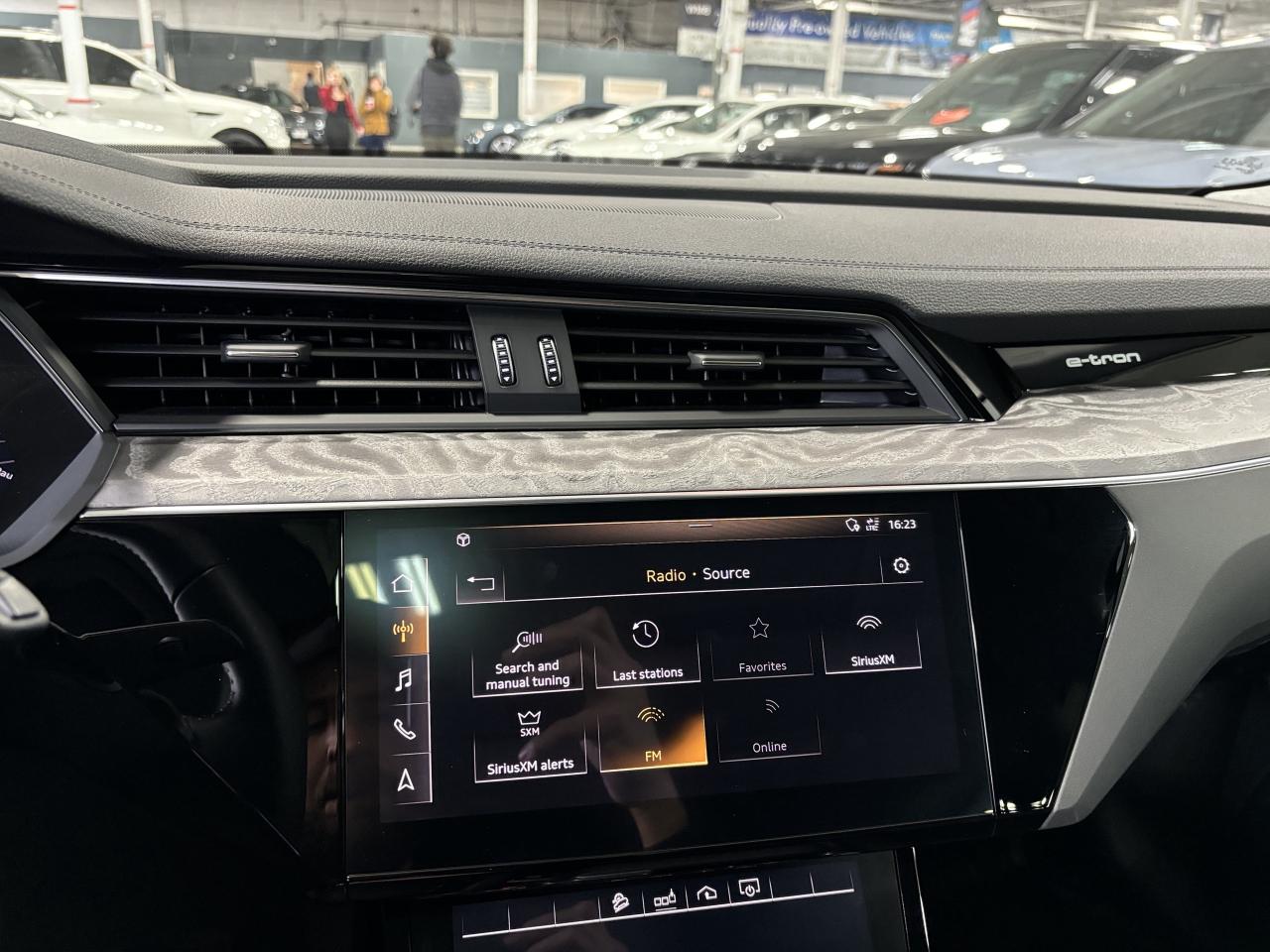 2019 Audi E-Tron Progressiv|QUATTRO|NAV|PANOROOF|LEATHER|ALLOYS|+++ - Photo #24
