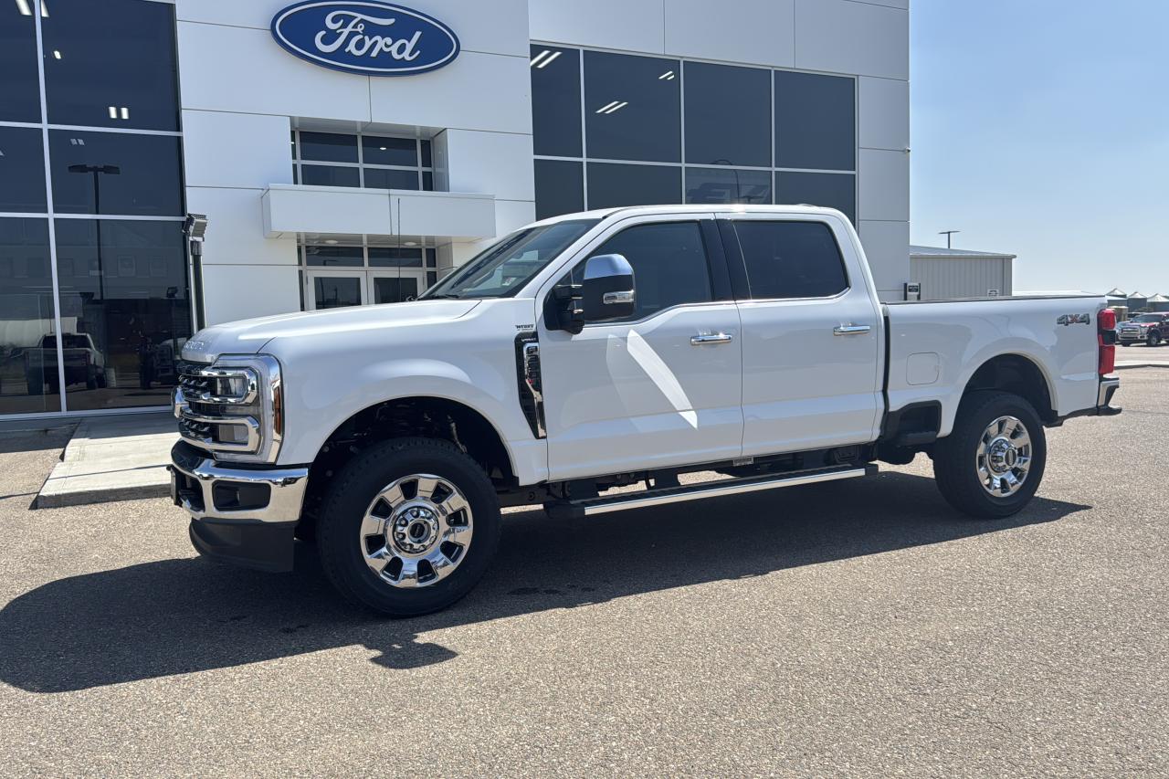 2025 Ford F-350 Super Duty Lariat Photo5