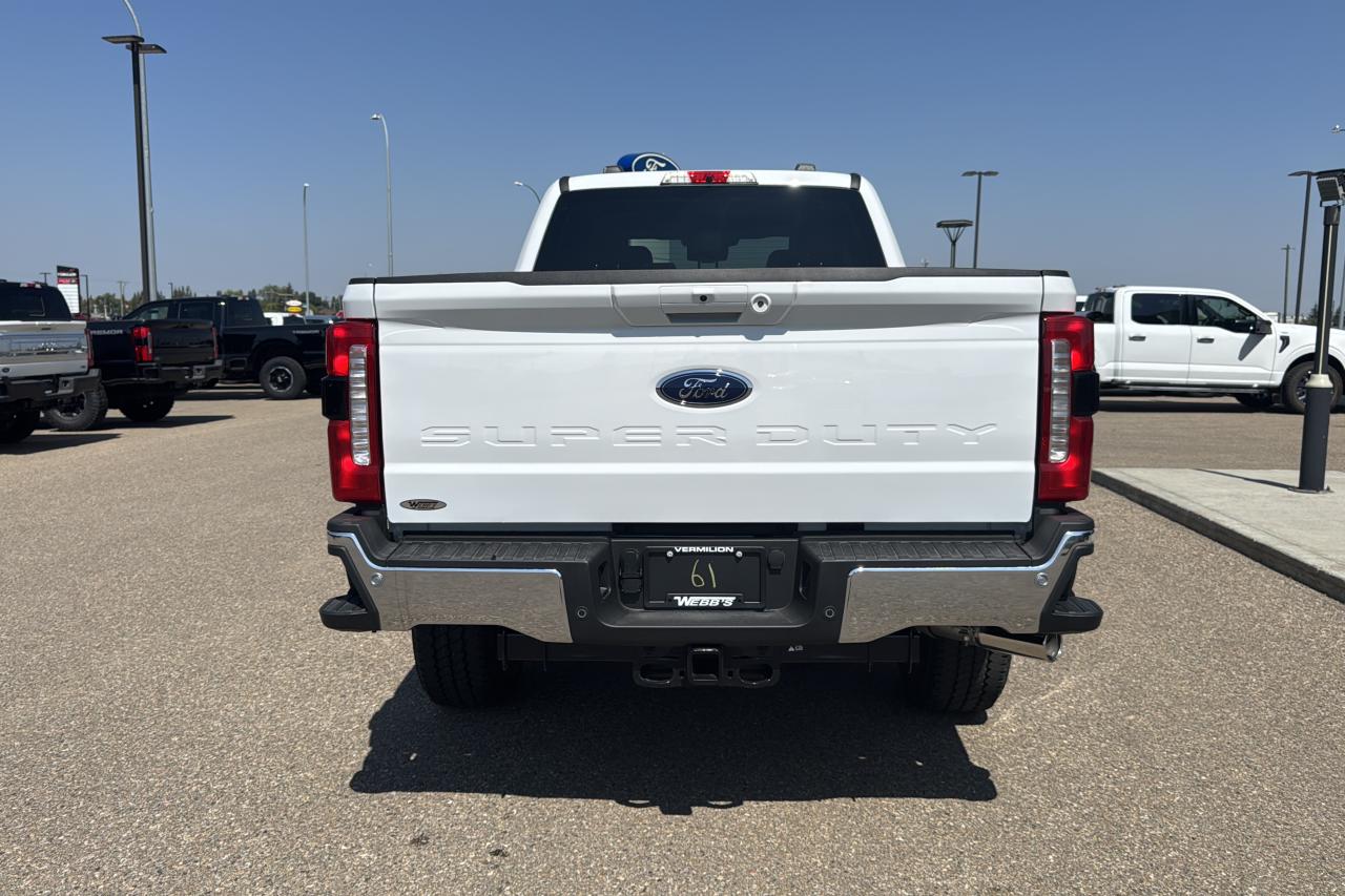 2025 Ford F-350 Super Duty Lariat Photo5