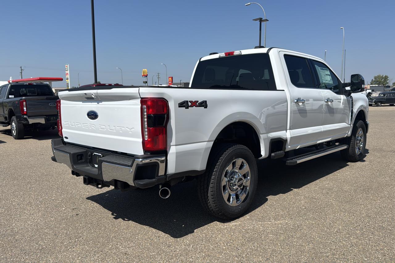2025 Ford F-350 Super Duty Lariat Photo5