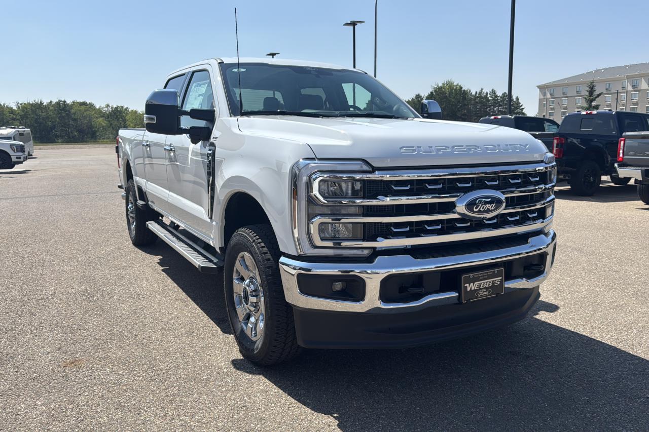 2025 Ford F-350 Super Duty Lariat Photo5