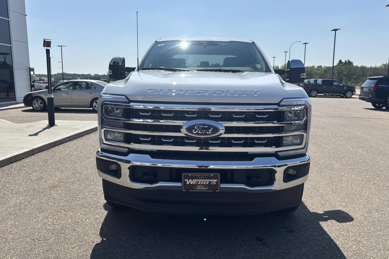 2025 Ford F-350 Super Duty Lariat Photo5