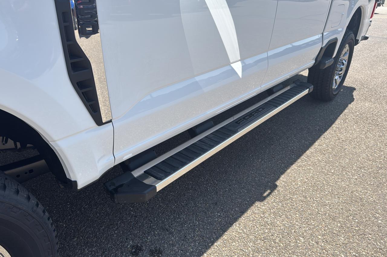 2025 Ford F-350 Super Duty Lariat Photo5