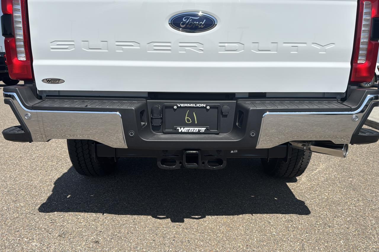 2025 Ford F-350 Super Duty Lariat Photo5