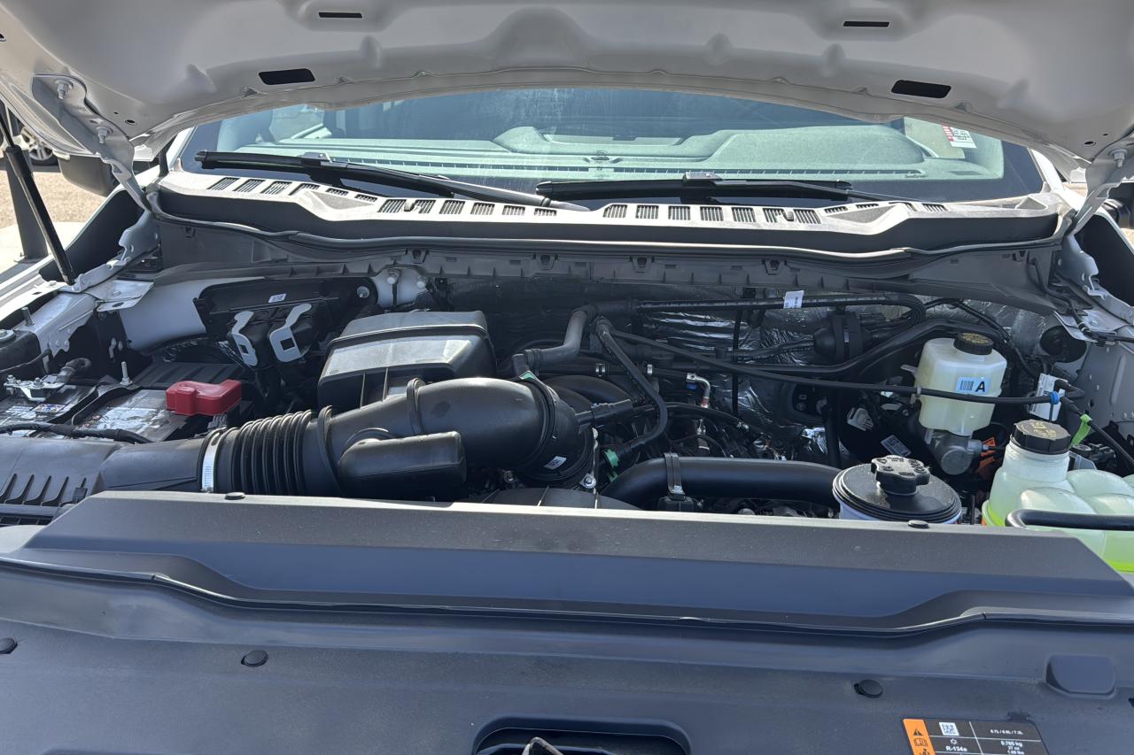 2025 Ford F-350 Super Duty Lariat Photo5