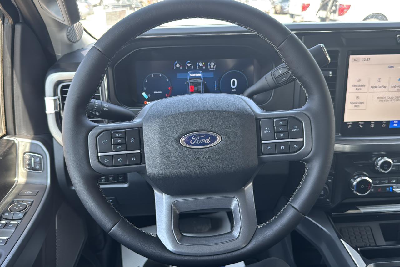 2025 Ford F-350 Super Duty Lariat Photo5