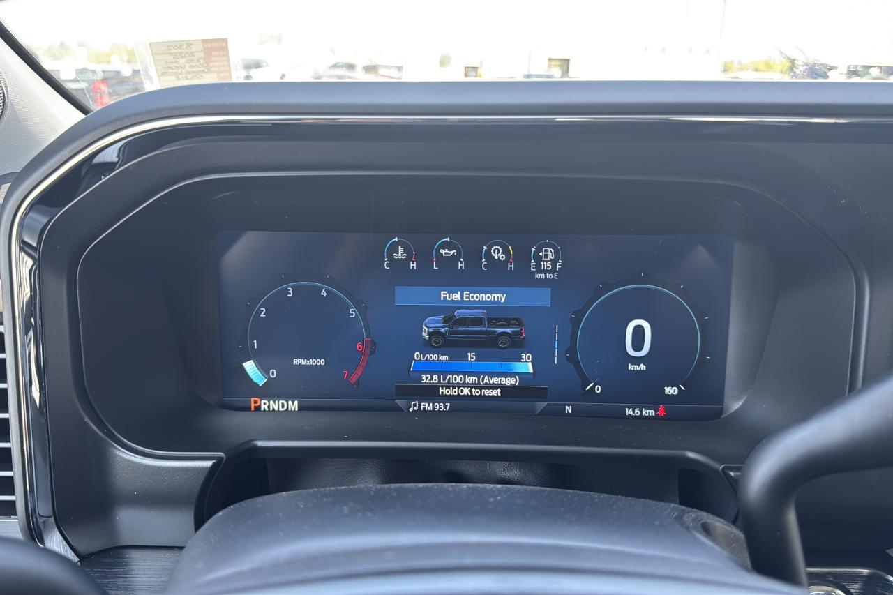 2025 Ford F-350 Super Duty Lariat Photo5