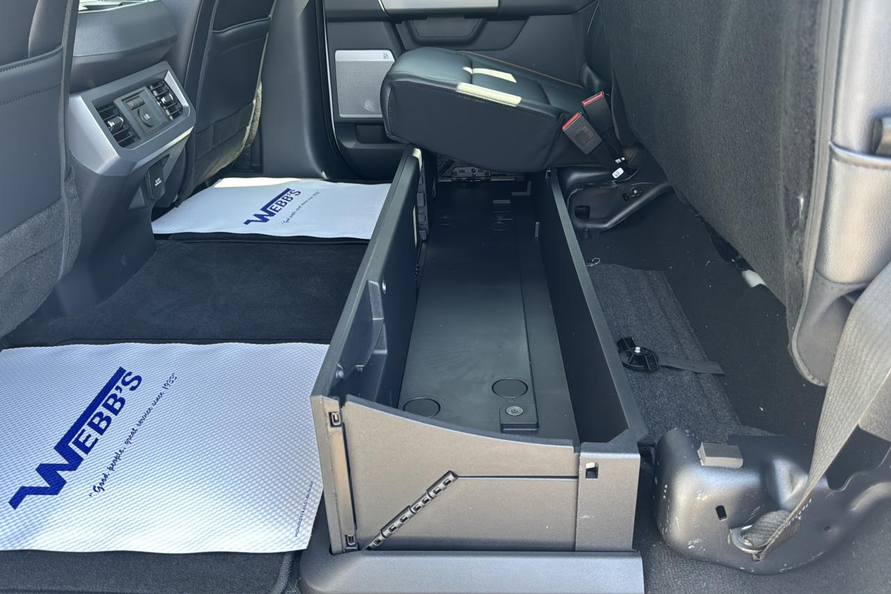 2025 Ford F-350 Super Duty Lariat Photo5