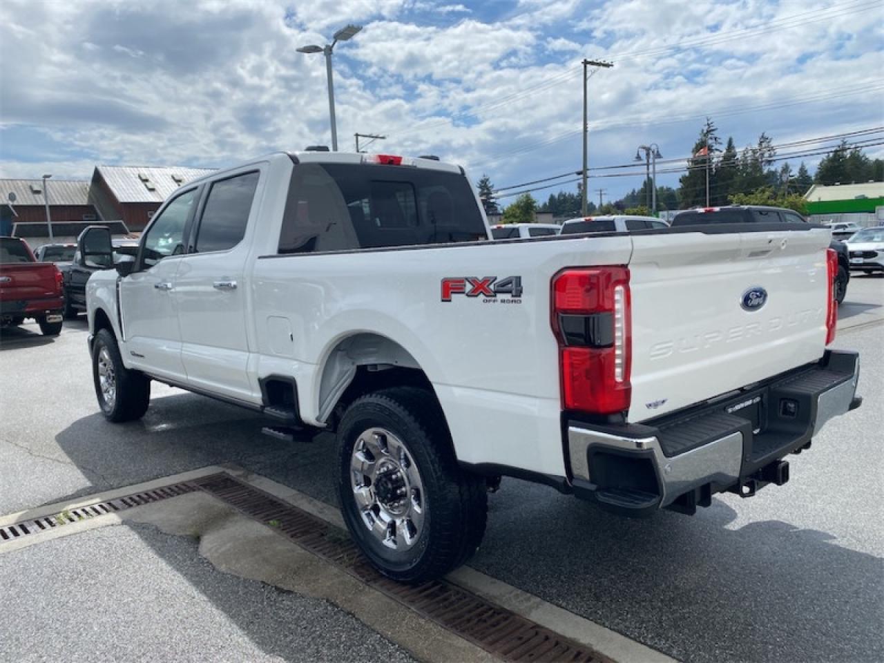 2025 Ford F-350 Super Duty LARIAT  - Moonroof Photo