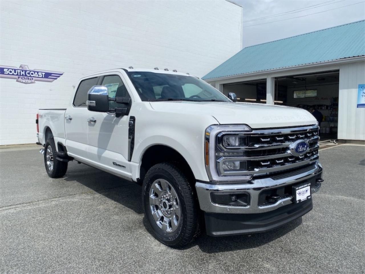 2025 Ford F-350 Super Duty LARIAT  - Moonroof Photo5