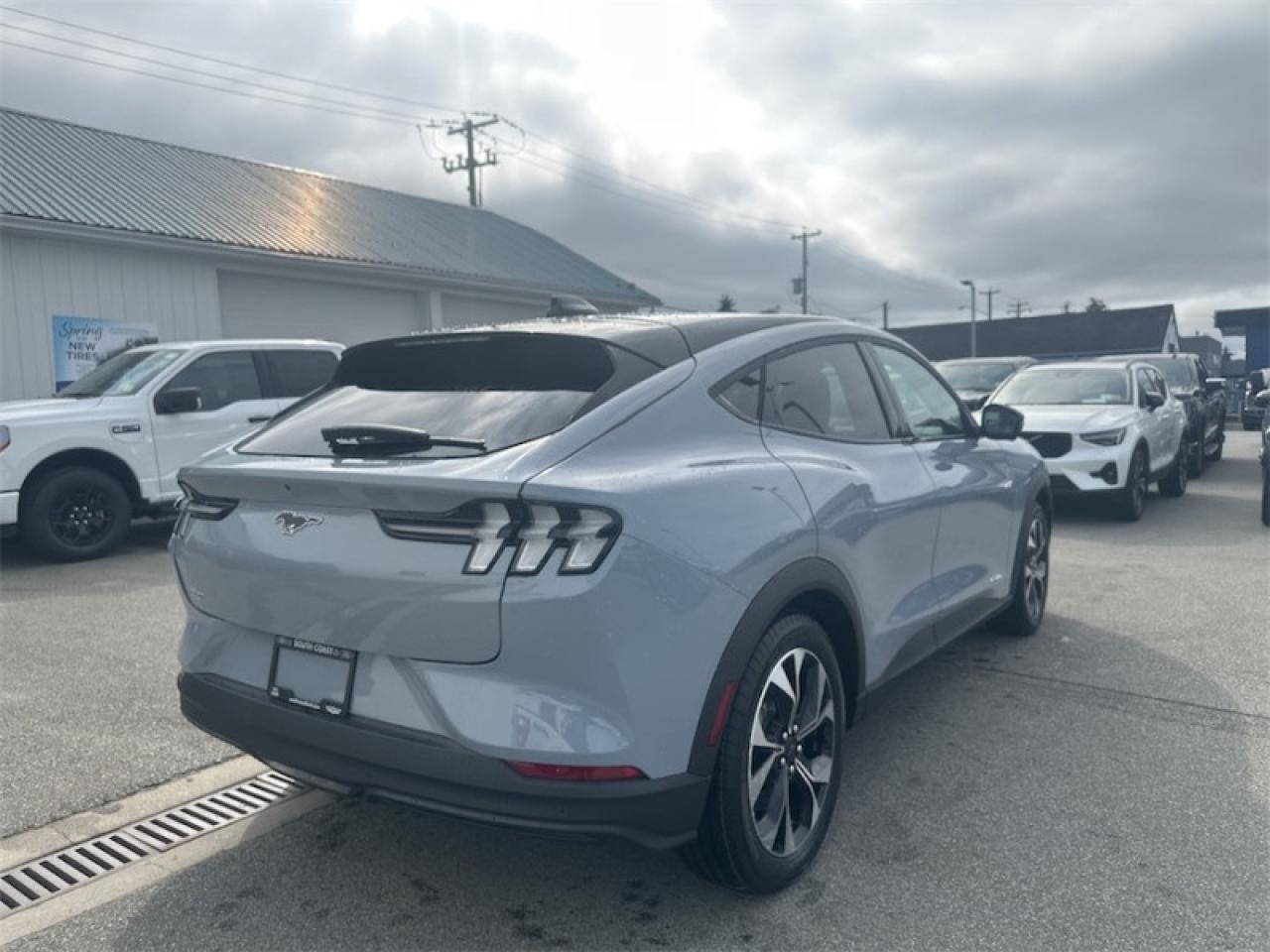 2025 Ford Mustang Mach-E Select AWD  - Activex Seats Photo5