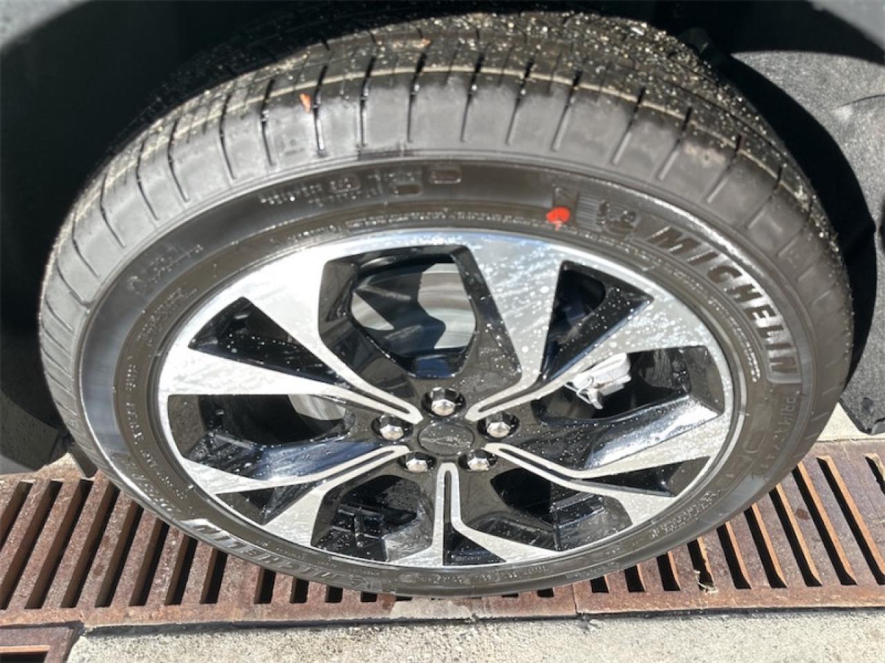 2025 Ford Mustang Mach-E Select AWD  - Activex Seats Photo5