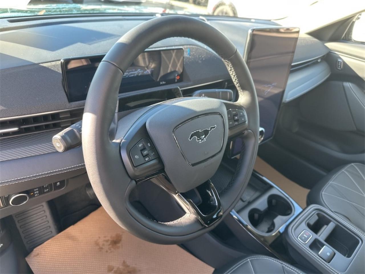 2025 Ford Mustang Mach-E Select AWD  - Activex Seats Photo5