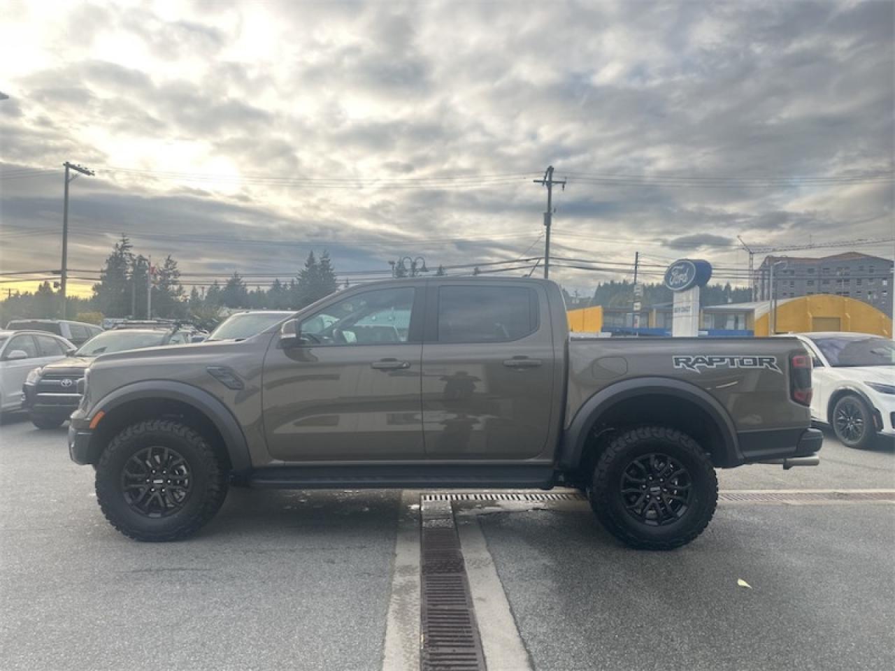 2025 Ford Ranger Raptor  - Leather Seats Photo5