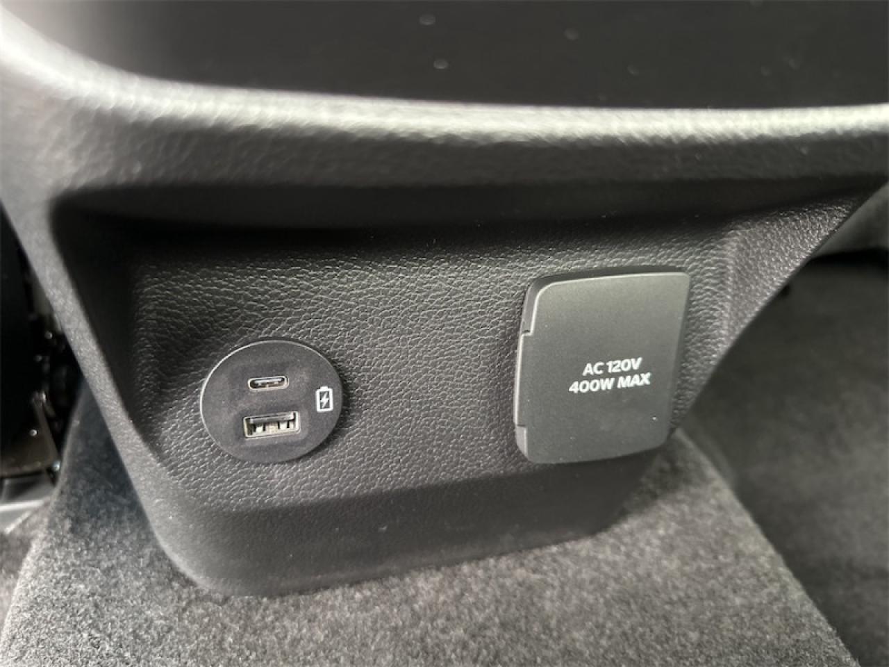 2025 Ford Ranger Raptor  - Leather Seats Photo5
