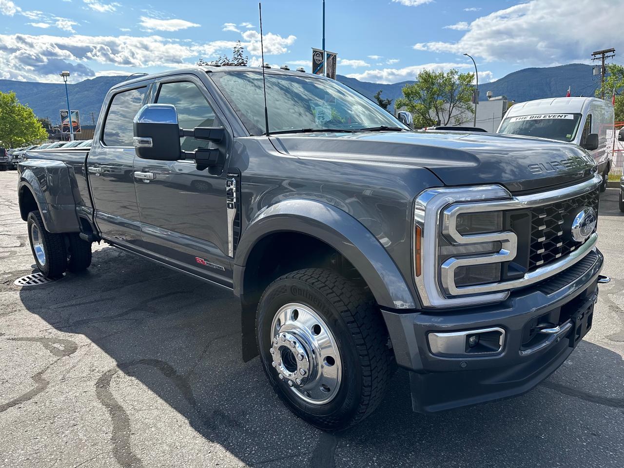 2024 Ford F-450 Super Duty DRW Limited Photo2