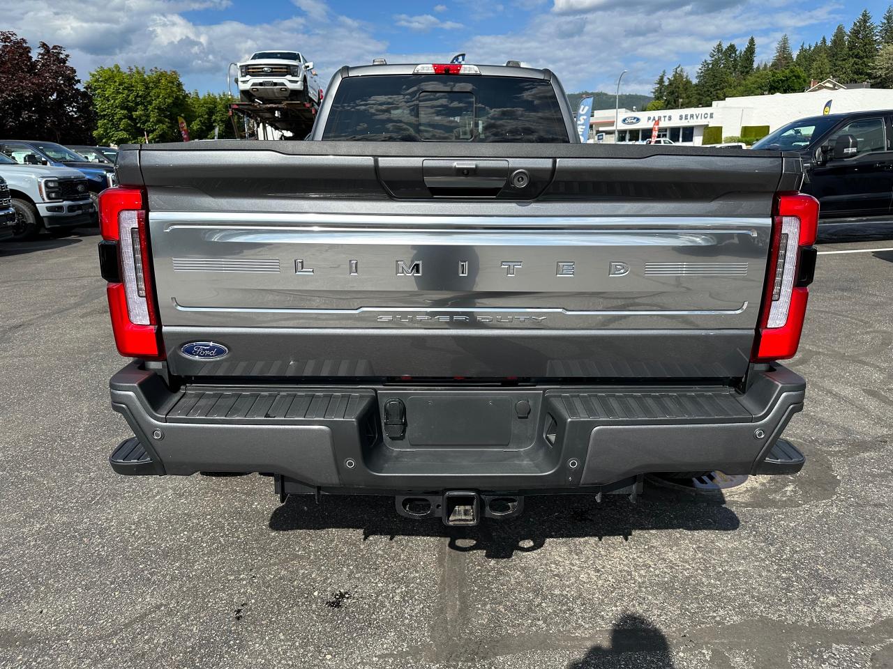 2024 Ford F-450 Super Duty DRW Limited Photo5