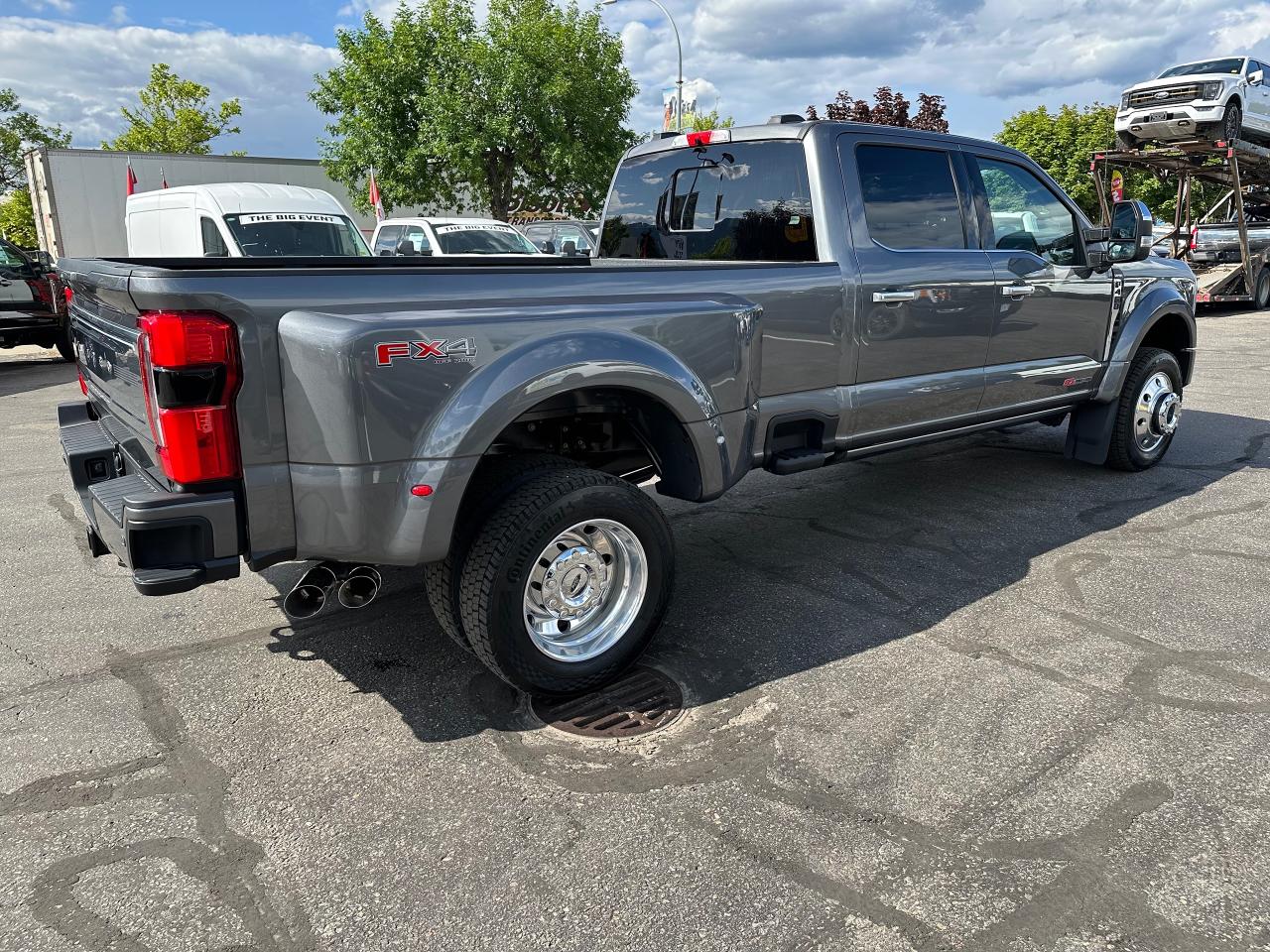 2024 Ford F-450 Super Duty DRW Limited Photo4
