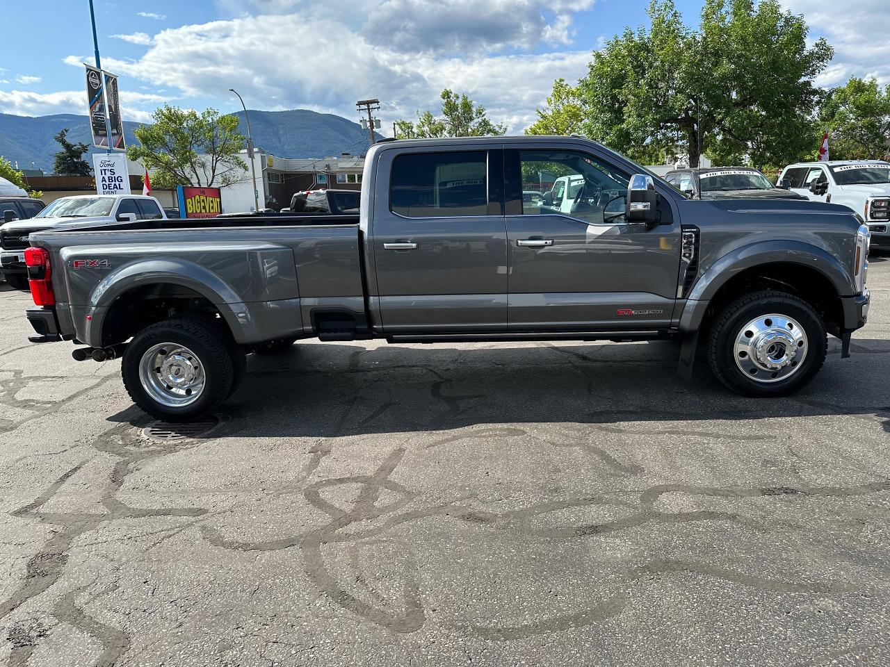 2024 Ford F-450 Super Duty DRW Limited Photo