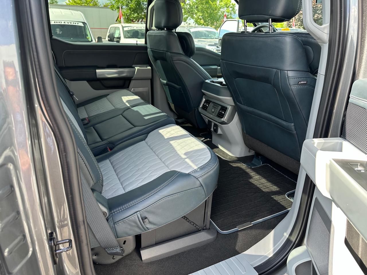 2024 Ford F-450 Super Duty DRW Limited Photo5