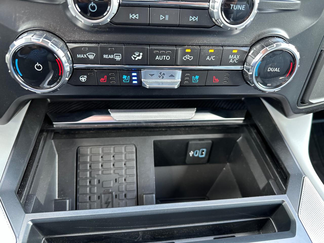 2024 Ford F-450 Super Duty DRW Limited Photo5