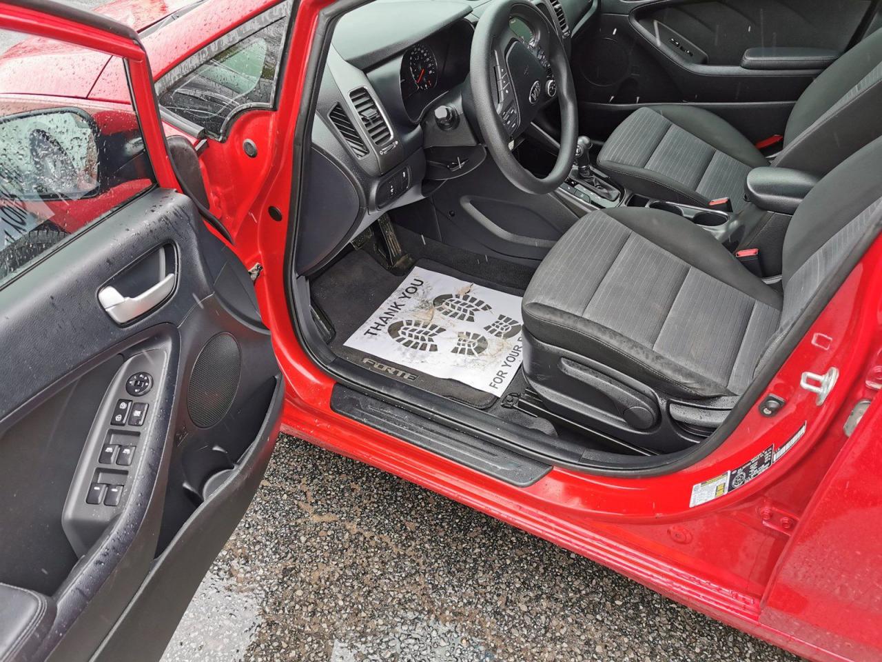 2018 Kia Forte LX - Photo #9