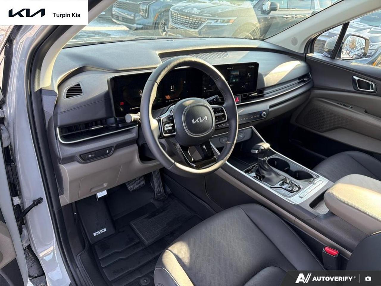 2025 Kia Carnival EX Photo
