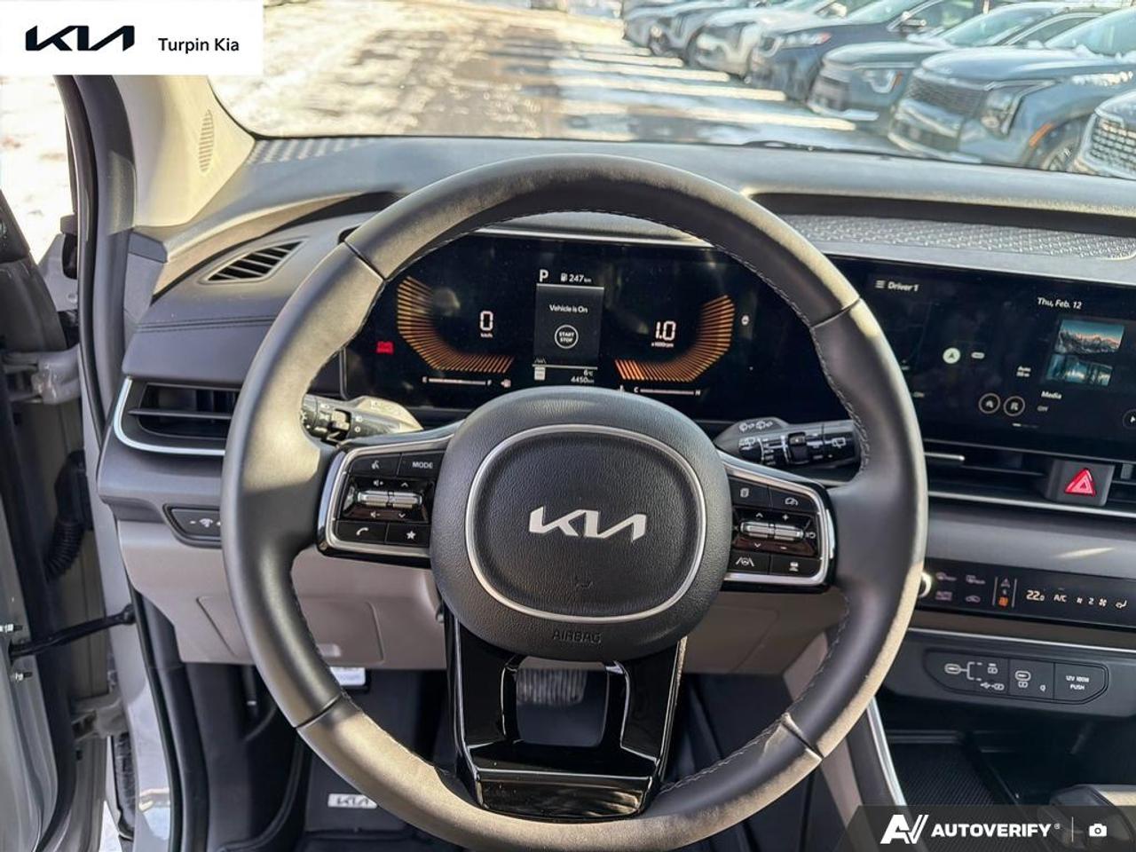 2025 Kia Carnival EX Photo