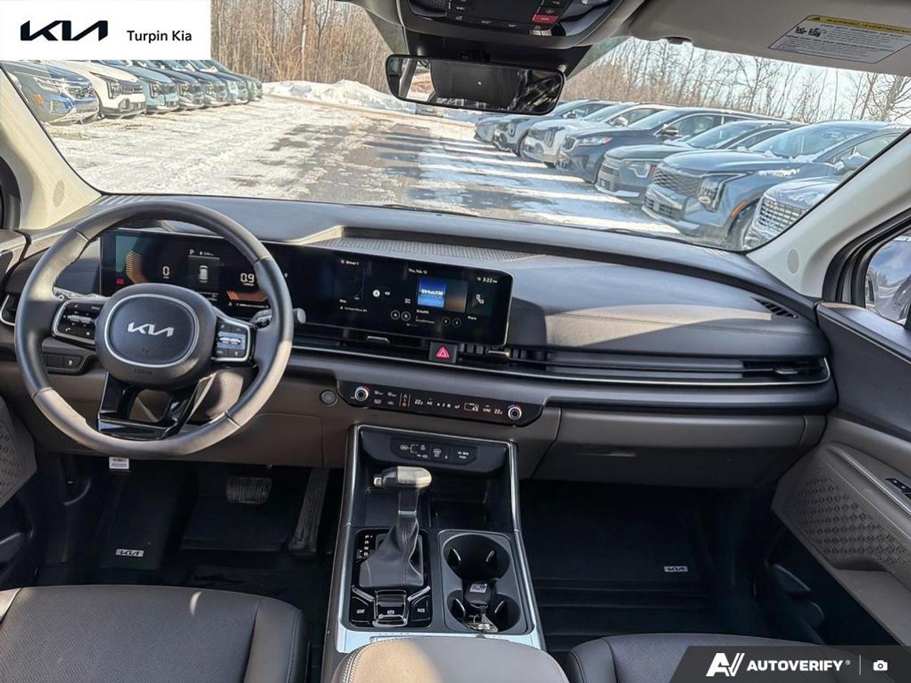 2025 Kia Carnival EX Photo
