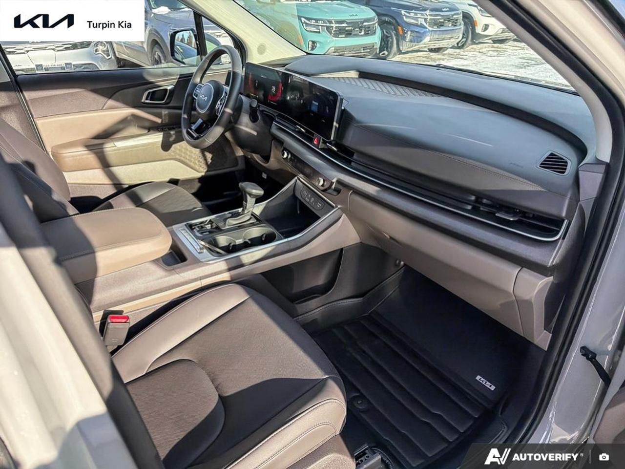 2025 Kia Carnival EX Photo