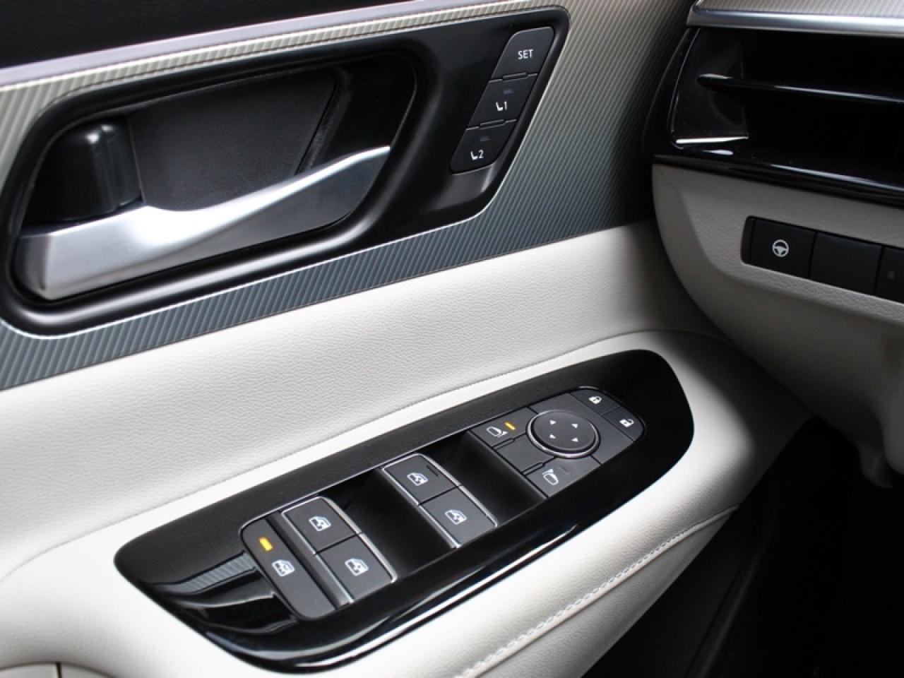 2025 Nissan Murano SL  - Leather Seats -  Moonroof Photo