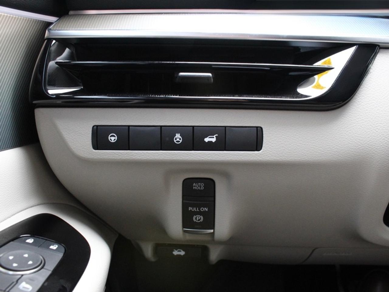 2025 Nissan Murano SL  - Leather Seats -  Moonroof Photo