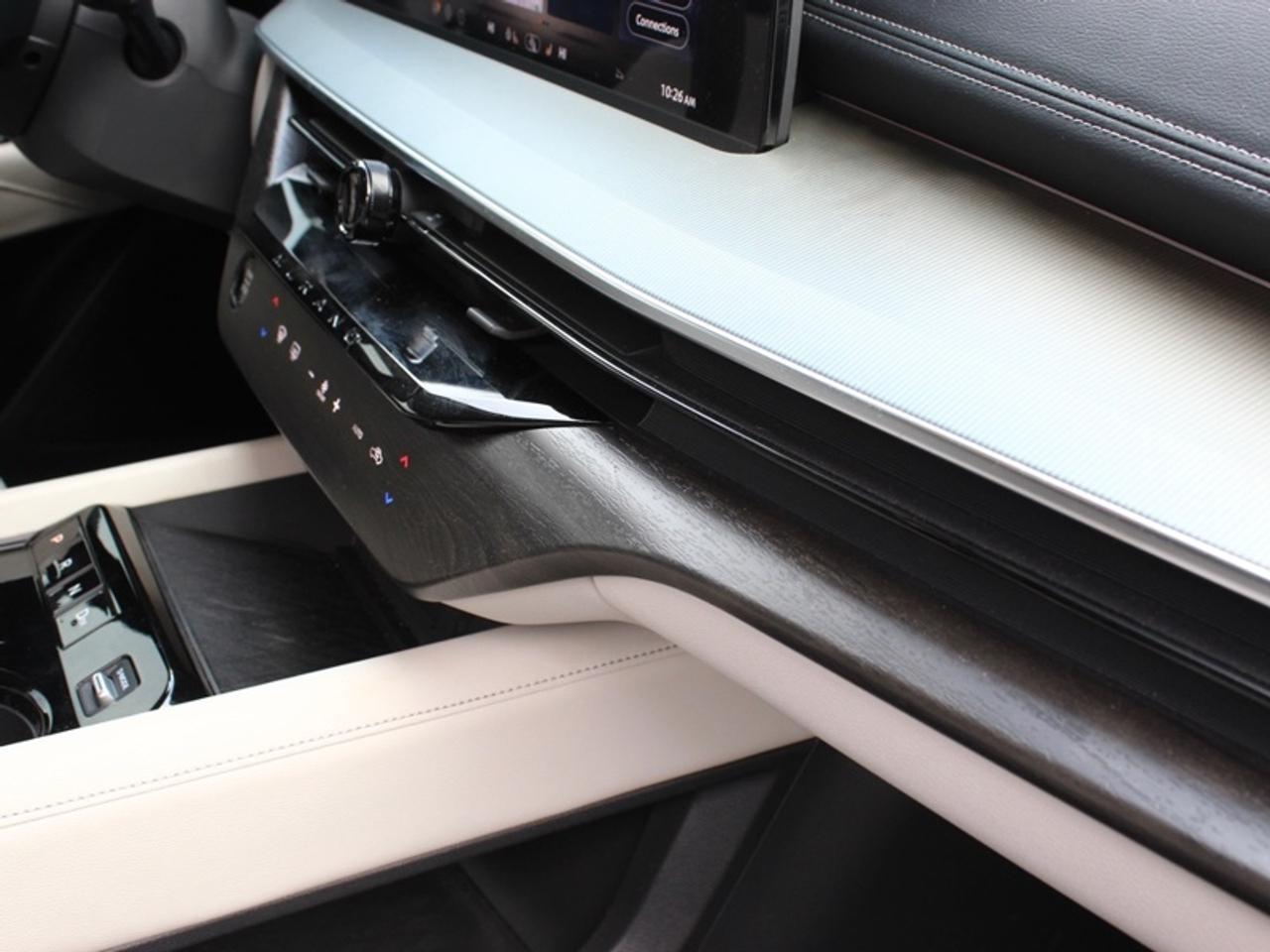 2025 Nissan Murano SL  - Leather Seats -  Moonroof Photo