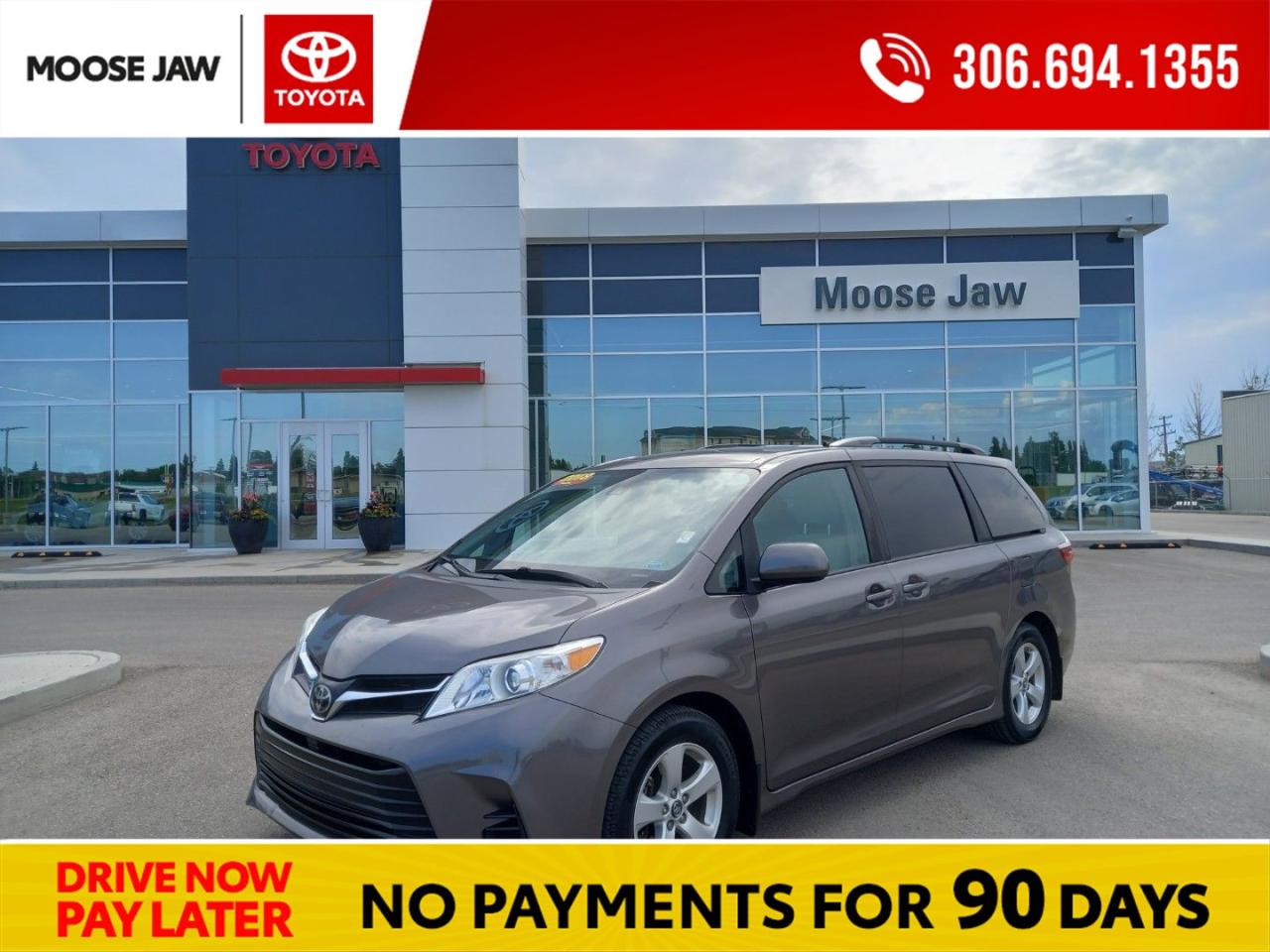 Used 2018 Toyota Sienna LE 8-Passenger for sale in Moose Jaw, SK