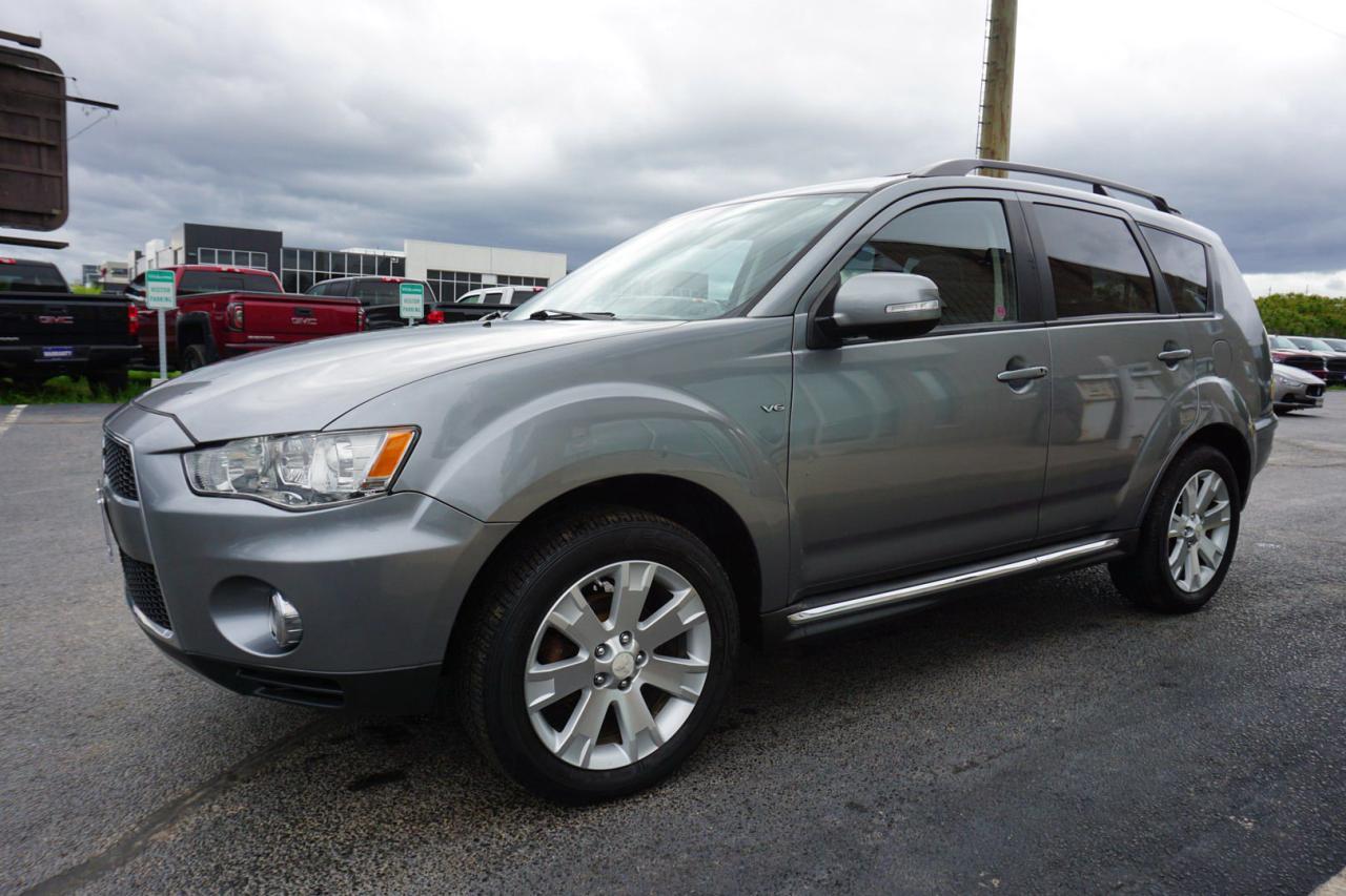 2013 Mitsubishi Outlander V6 GT S-AWC CERTIFIED *7SEATS*27 MITSUBISHI SERVICE* NAV CAMERA SUNROOF BLUETOOTH LEATHER HEATED SUNROOF CRUISE ALLOYS - Photo #3