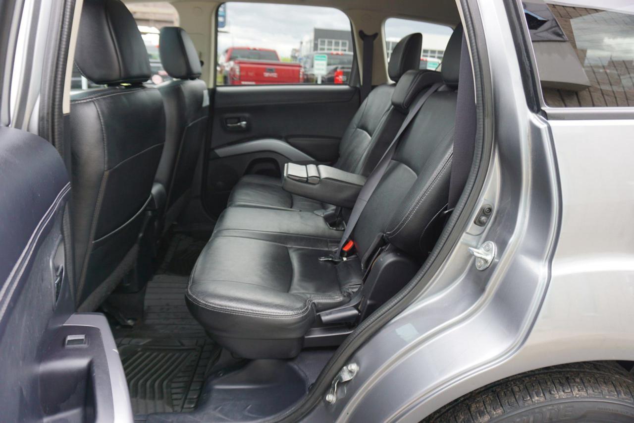 2013 Mitsubishi Outlander V6 GT S-AWC CERTIFIED *7SEATS*27 MITSUBISHI SERVICE* NAV CAMERA SUNROOF BLUETOOTH LEATHER HEATED SUNROOF CRUISE ALLOYS - Photo #16