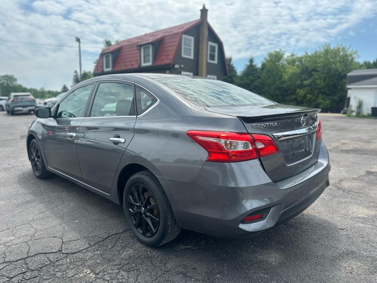 2018 Nissan Sentra SV - ONE OWNER/NO ACCIDENTS Photo5