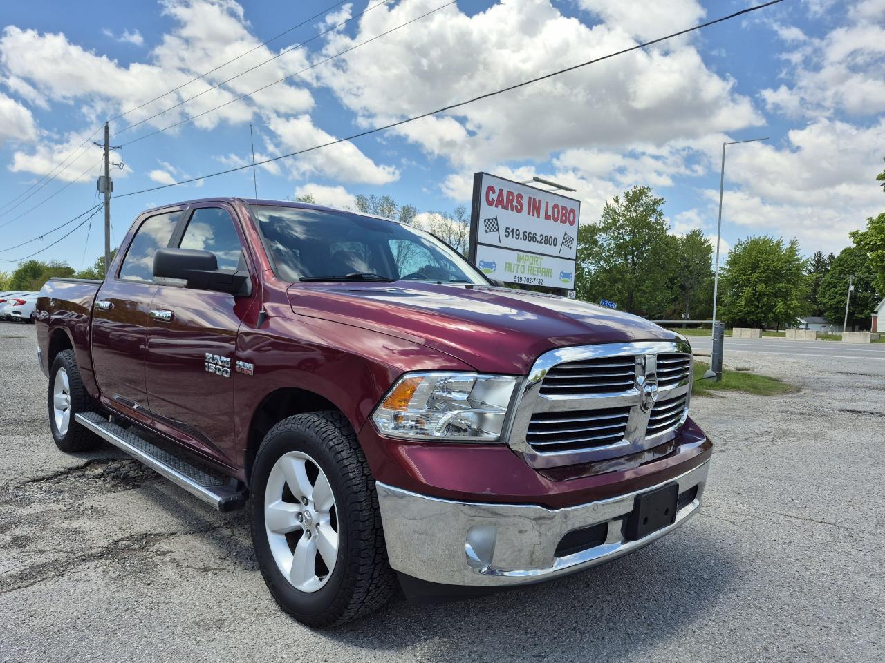 2017 RAM 1500 4WD CREW CAB 140.5" SLT Photo25