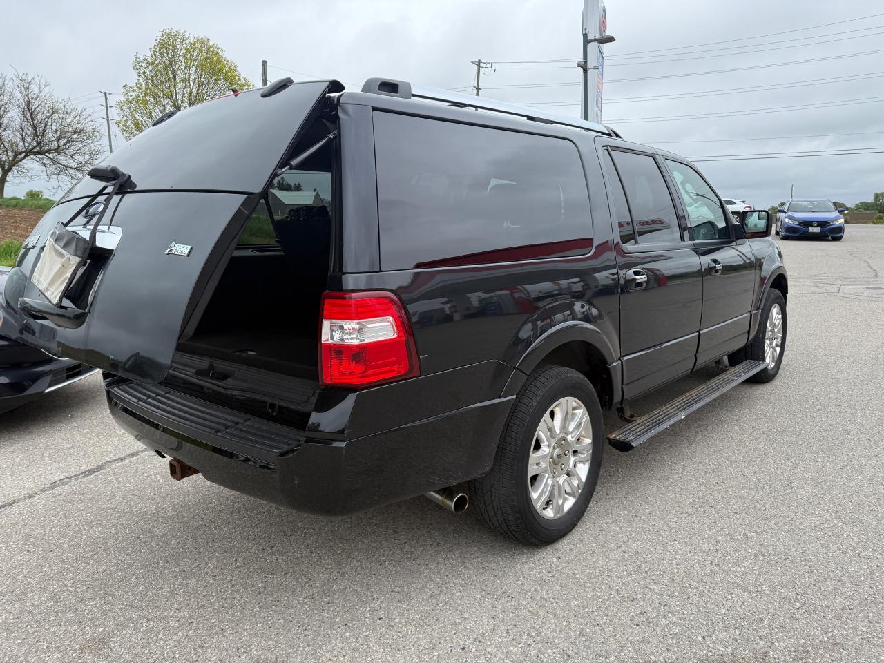 2013 Ford Expedition Limited MAX SUNROOF NAVIGATION 8 passengers - Photo #14
