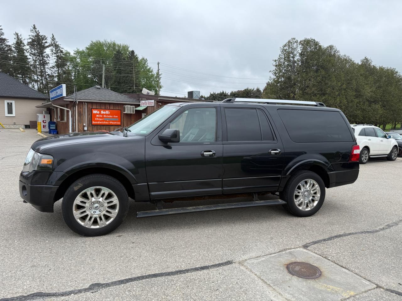 2013 Ford Expedition Limited MAX SUNROOF NAVIGATION 8 passengers - Photo #4