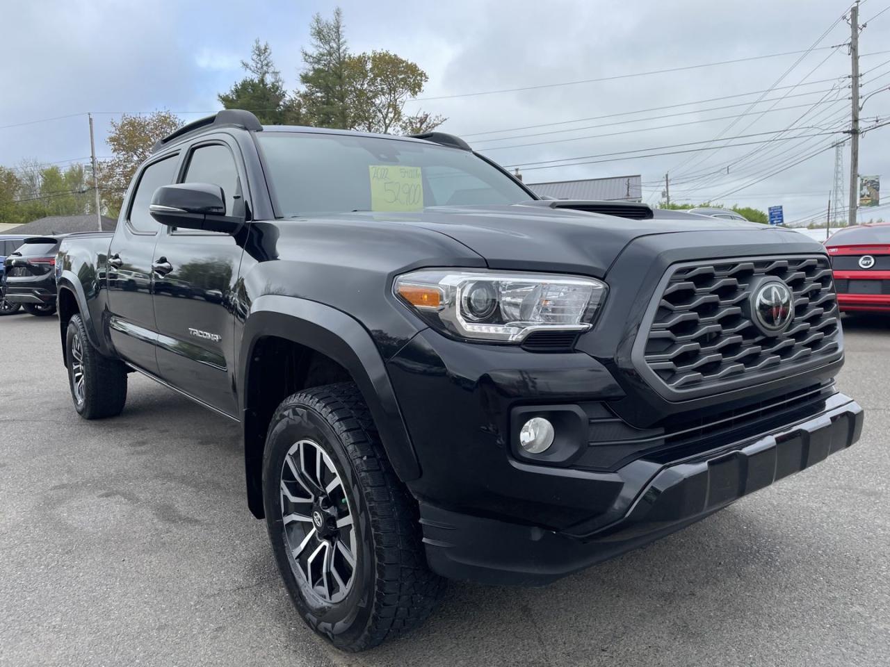 Used 2022 Toyota Tacoma TRD SPORT / DOUBLE CAB /  V6 6AT / 4WD / TOW PACKAGE / REVERSE CAMERA / APPLE CARPLAY & ANDROID AUTO / PUSH BUTTON START for sale in Truro, NS