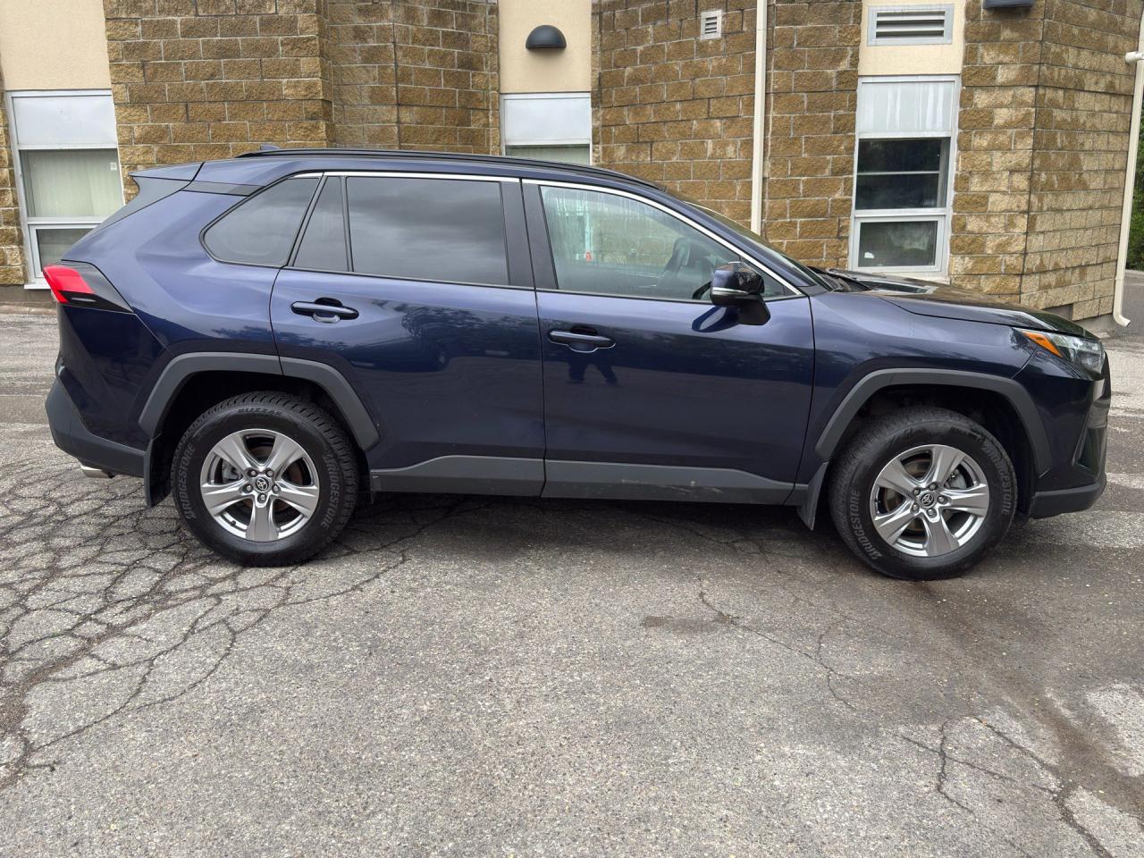 2020 Toyota RAV4 LE AWD - Photo #4