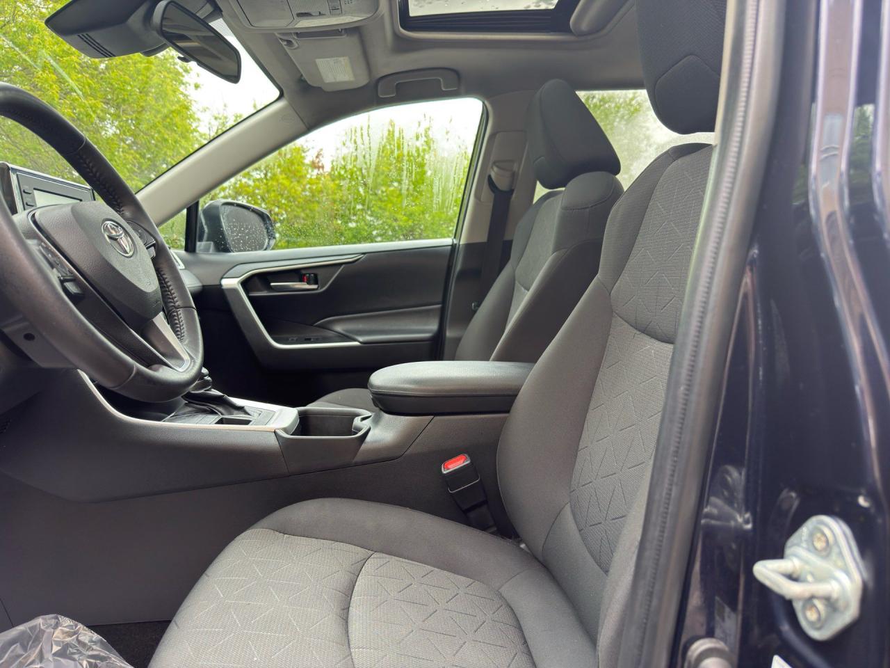 2020 Toyota RAV4 LE AWD - Photo #10